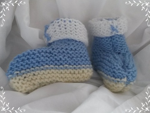 Strickanleitung Babyschuhe blau weiß- auch für Anfänger