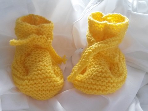 Strickanleitung Babyschuhe Gelb- auch für Anfänger