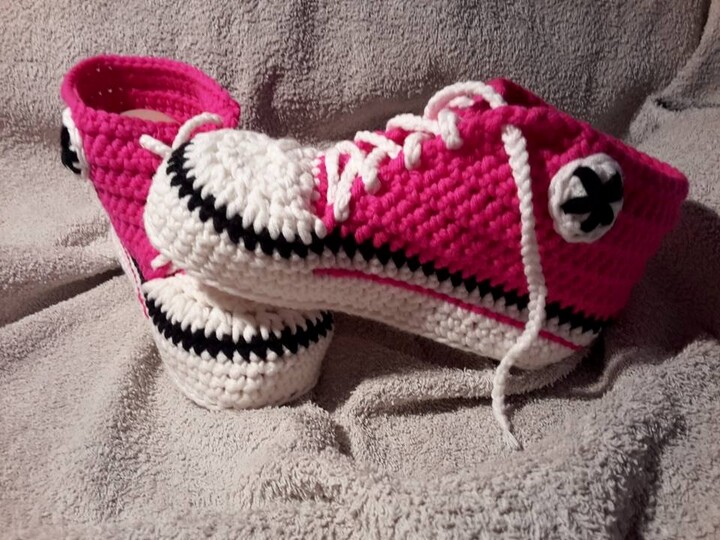 Hausschuhe , Turnschuhe, Chucks, Puschen , Grösse 38/39