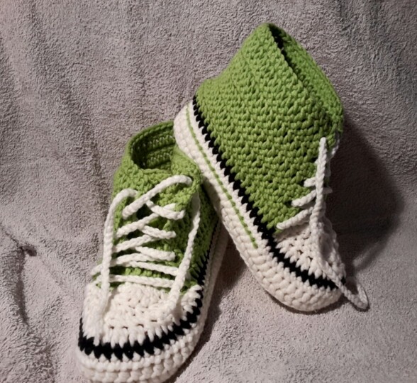 Hausschuhe , Turnschuhe, Chucks, Puschen , Grösse 40/41