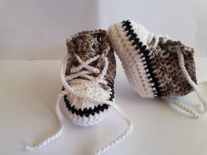 Frühchen Chucks // Turnschuhe // Puppenschuhe