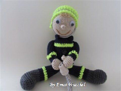 Häkelanleitung Feuerwehrmann Florian Wuschel