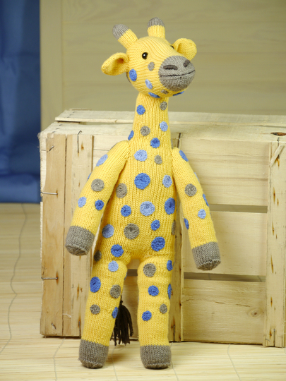Amani the Giraffe knitting pattern