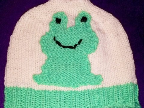 Strickanleitung Kindermütze Frosch (tragbar von 2- 5 Jahren)
