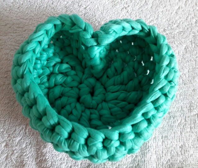 Utinsilo Herz Körbchen aus Textilgarn