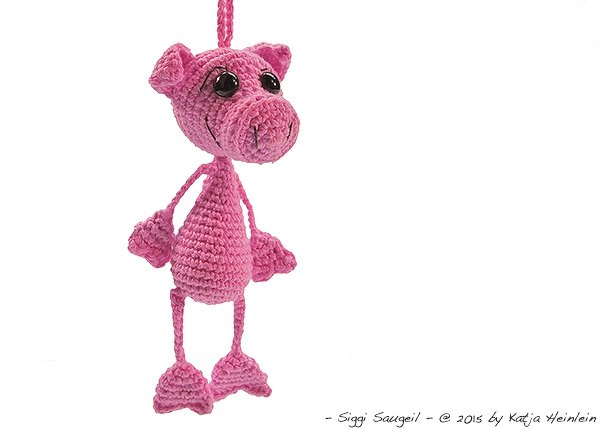 Gehäkelter rosa Schweinchen-Schlüsselanhänger mit langen Beinen und Aufhängeschlaufe