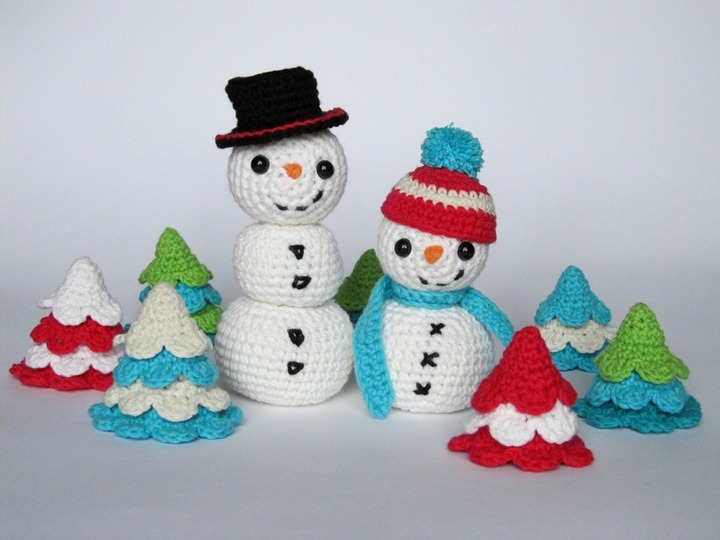 Schneemänner im Weihnachtswald Häkelanleitung