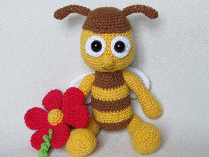 Hummelchen Blumi Häkelanleitung