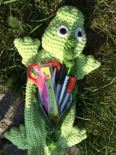 Häkelanleitung, Schulmäppchen Dino