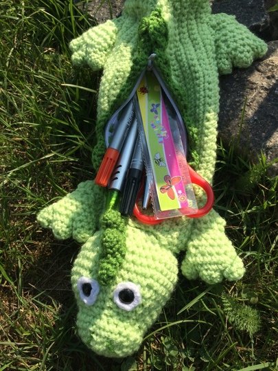 Häkelanleitung, Schulmäppchen Dino