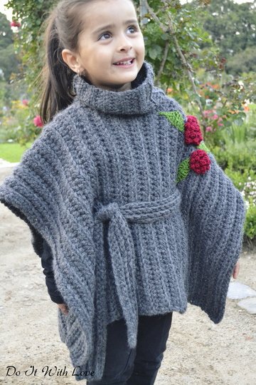 Mädchen Poncho mit Rollkragen Häkelanleitung E-Book / Kostenlos