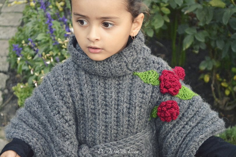 Mädchen Poncho mit Rollkragen Häkelanleitung E-Book / Kostenlos