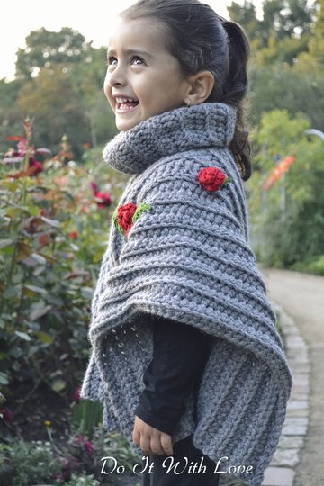 Mädchen Poncho mit Rollkragen Häkelanleitung E-Book / Kostenlos