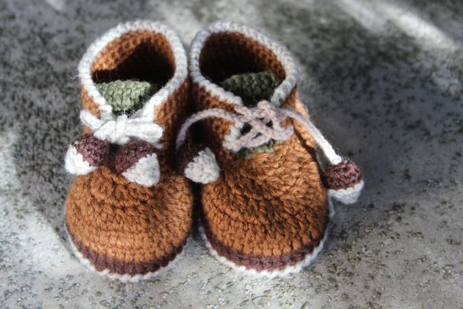 Acorn Baby Booties Crochet Pattern