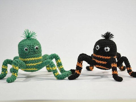 Häkelanleitung Sweepies Spooky-Üs: Ü-Pet Spinne "Arachnida"