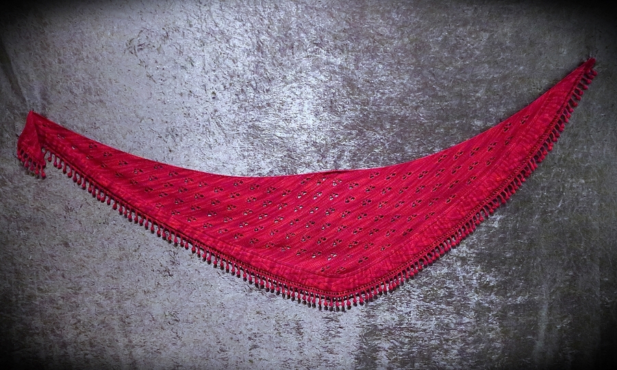 Knitting pattern shawl Belladonna
