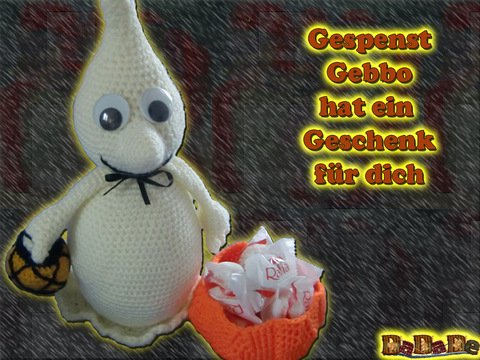 Gespenst Gebbo, zuerst Geschenkverpackung, dann die gehäkelte Herbstdekoration