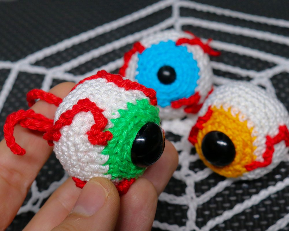 Eerily beautiful Eyeballs - Free Crochet Pattern - Image 6