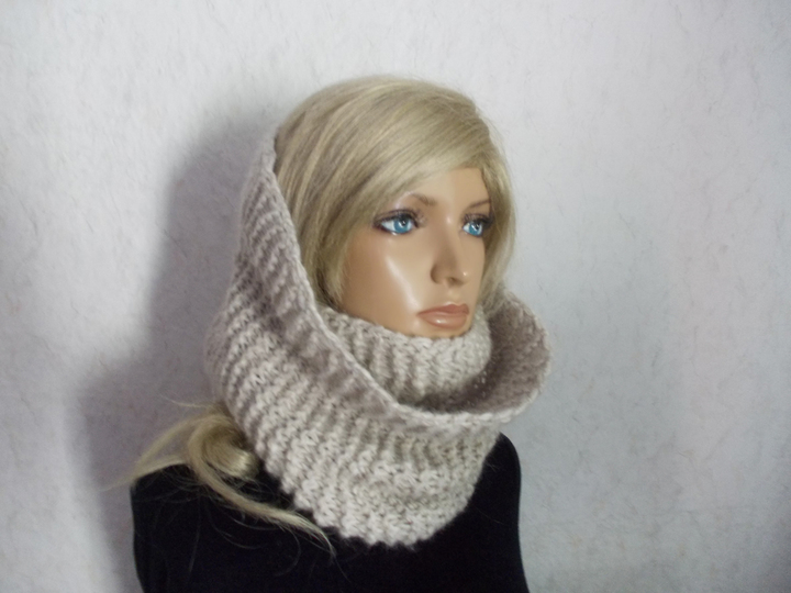 Strickanleitung für Rundschal, Schlauchschal mit Häkelband