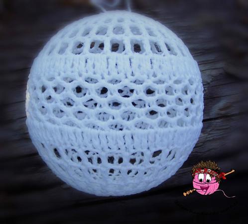 Crochet christmas balls ornament pattern