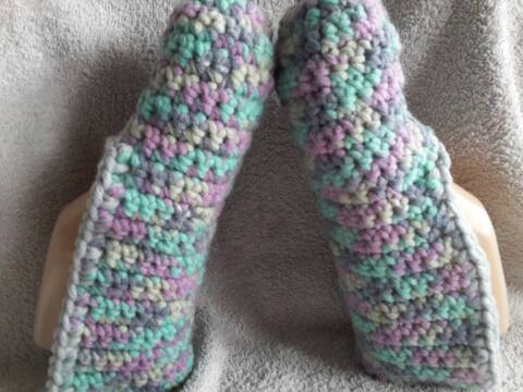 Hausschuhe, Puschen, Haussocken Größe: 35/37 – 38/40 – 42/44