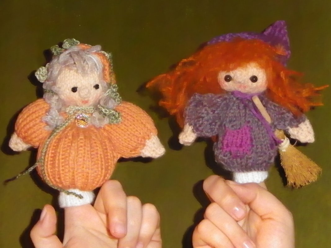 Strickanleitung für Halloween-Fingerpuppen "Hexe Huberta und Kürbis-Kathi"