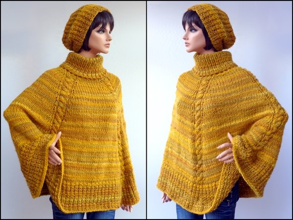 Poncho Stricken One Size Cape Stricken