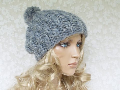 Strickanleitung für schlichte Beanie, Bommelmütze, slouch