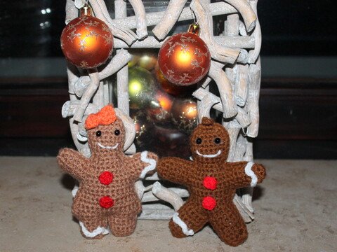 Crochet Gingerbread Man and Woman – Christmas ornaments (EN & DE)