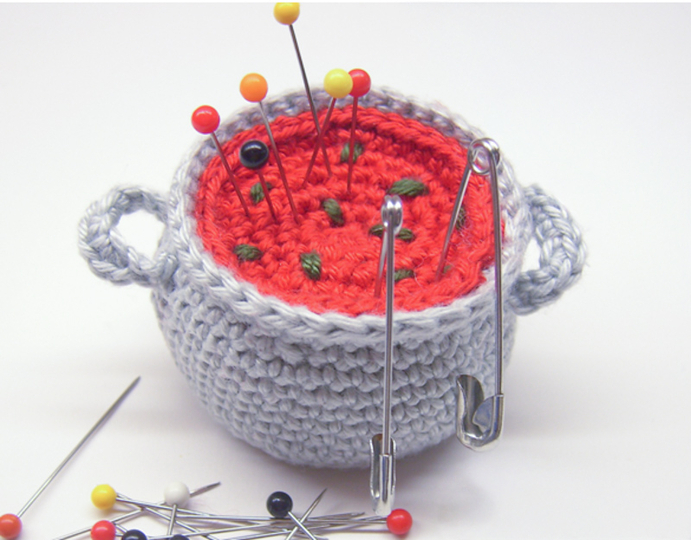 Pincushion soup pot crochet pattern