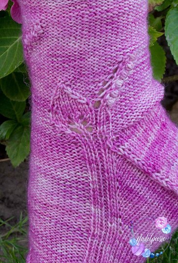 Majalis sock knitting pattern