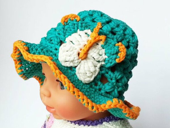 Foldable, airy sunhat, sizes newborn - adult, crochet pattern