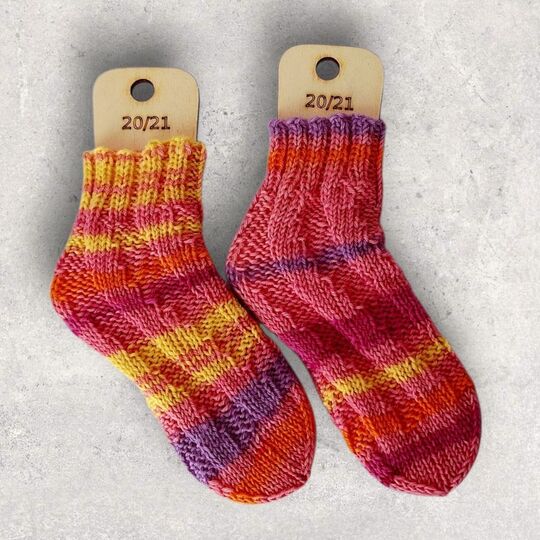 Strickanleitung Baby-Spiralsocken ohne Ferse mit Bandspitze, 3 Größen  #035