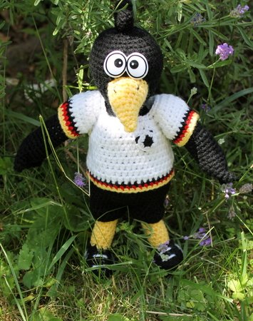 rob the raven crochet pattern