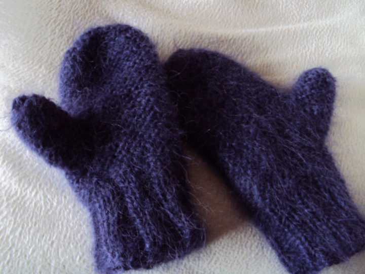 Gestrickte Fausthandschuhe 