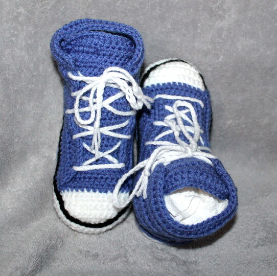 crochet sneakers for childen (US sizes 7,5 child untill 3,5 grown ups/ Uk sizes 8 child till 2,5 grown up)