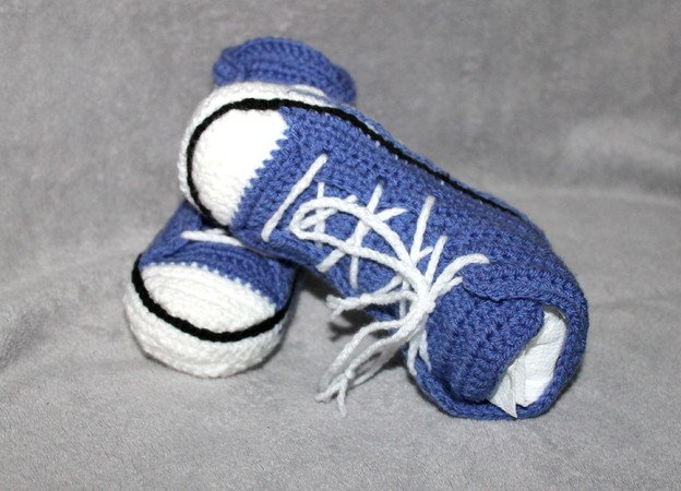 crochet sneakers for childen (US sizes 7,5 child untill 3,5 grown ups/ Uk sizes 8 child till 2,5 grown up)
