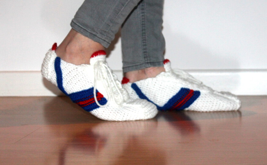 Sneaker socks in 4 different sizes ( Uk 2,5- 12, Us 4- 12)