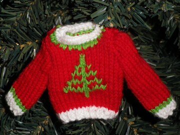 Strickanleitung für einen kleinen Norwegerpulli mit Tannenbaum (Christbaumschmuck, Puppenpulli)
