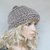Strickanleitung für schlichte Bommel-Beanie, slouch