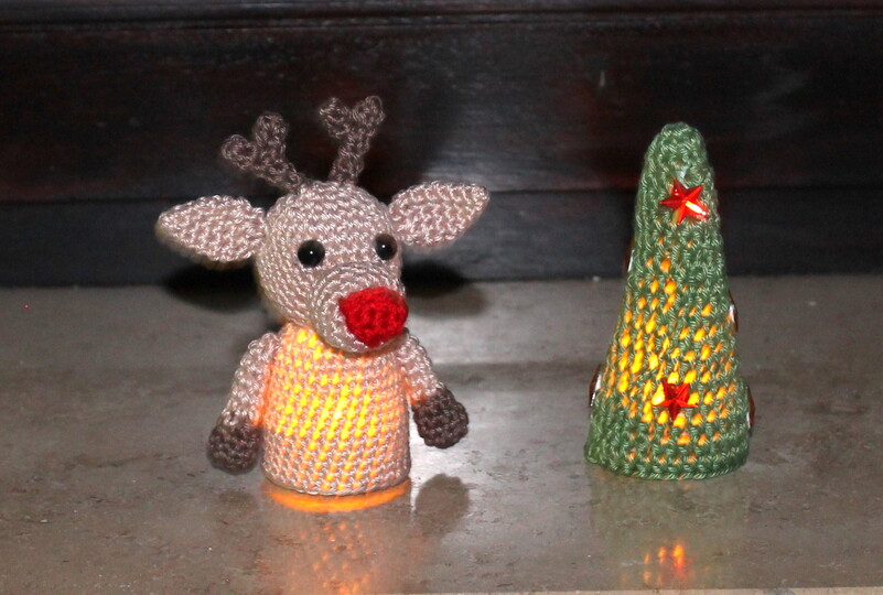 leuchtender Elch mit Tanne Häkelanleitung