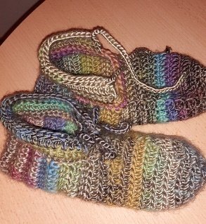 Hausschuhe - Puschen in Größe 38/39 einfach und schnell gehäkelt - Bild 3