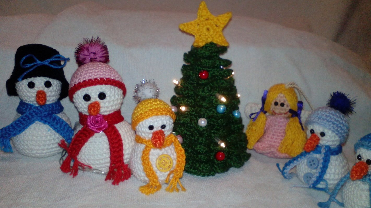 Weihnachtsbaum mit Lichterkette - Die Fröstchens entdecken Weihnachten - Bild 2