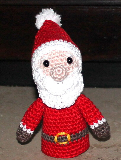 Crochet a Glowing Santa Claus – for an LED Tea Light (EN & DE)