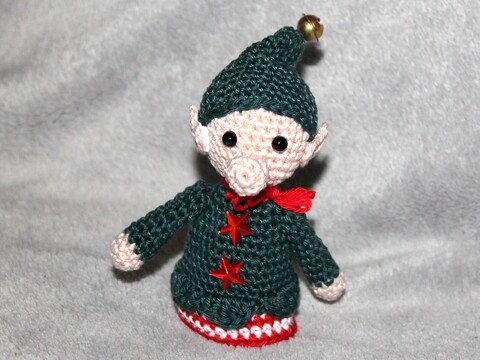 Crochet a Little Christmas Helper – approx. 15 cm (EN & DE)