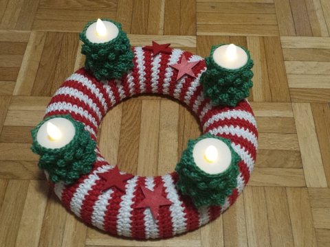 Adventskranz mit Bäumchenkerzen