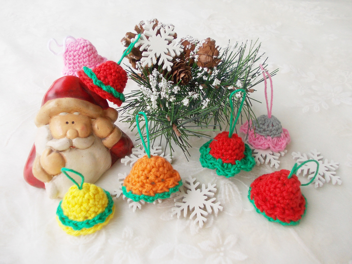 Glöckchen und Flöckchen, Tannenbaumschmuck, bunte Mini-Glöckchen für Weihnachten/Nikolaus