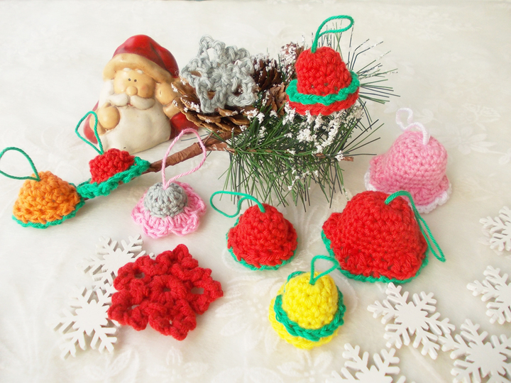 Glöckchen und Flöckchen, Tannenbaumschmuck, bunte Mini-Glöckchen für Weihnachten/Nikolaus