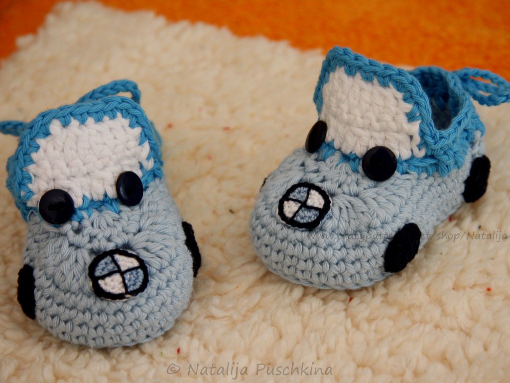 Crochet Pattern Baby booties 'BWM cars'