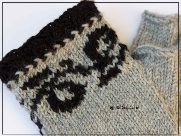 Lucy fingerless mitts mittens gloves